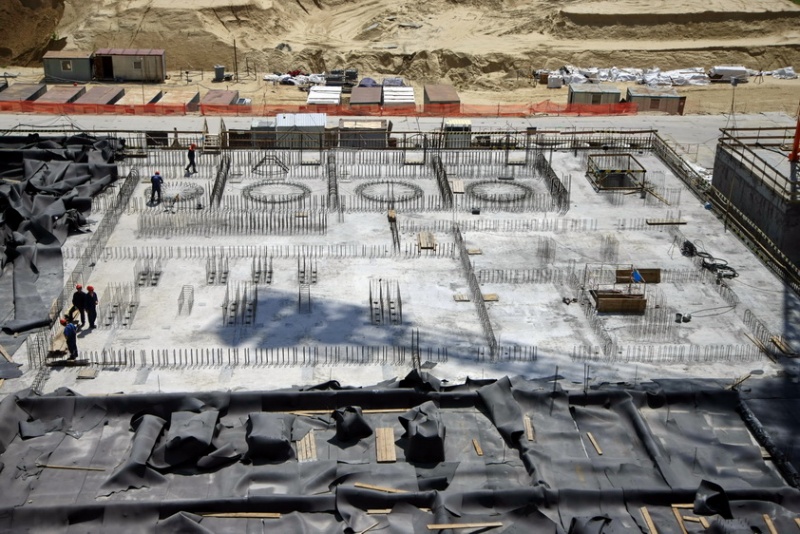 На площадке Курской АЭС-2 досрочно завершено бетонирование фундаментной плиты вспомогательного реакторного здания энергоблока №2 ВВЭР-ТОИ