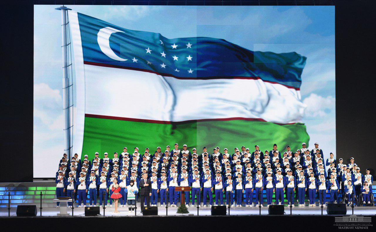 10 декабря — День принятия гимна Республики Узбекистан
